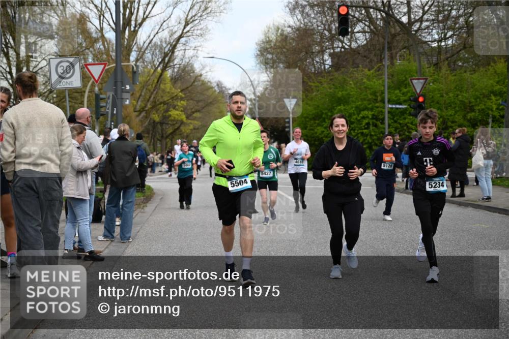12.04.2026 - 45. Internationalen Wilhelmsburger Insellauf J. Mangold http://msf.ph/oto/9511975 12.04.2026 13:04:43 Ziel 5064, 4048, 5423, 5066, 5458, 5728, 5724, 2798, 5088, 5864, 3964, 2891, 4314, 5096, 5808, 5477, 3068, 5144, 5002, 5427, 5427, 4610, 5128, 5098, 5235, 5234, 5504, 2139, 3001, 2443, 5862, 5110, 4892, 5752, 3817, 5580, 2433, 5102, 5295 meine-sportfotos.de