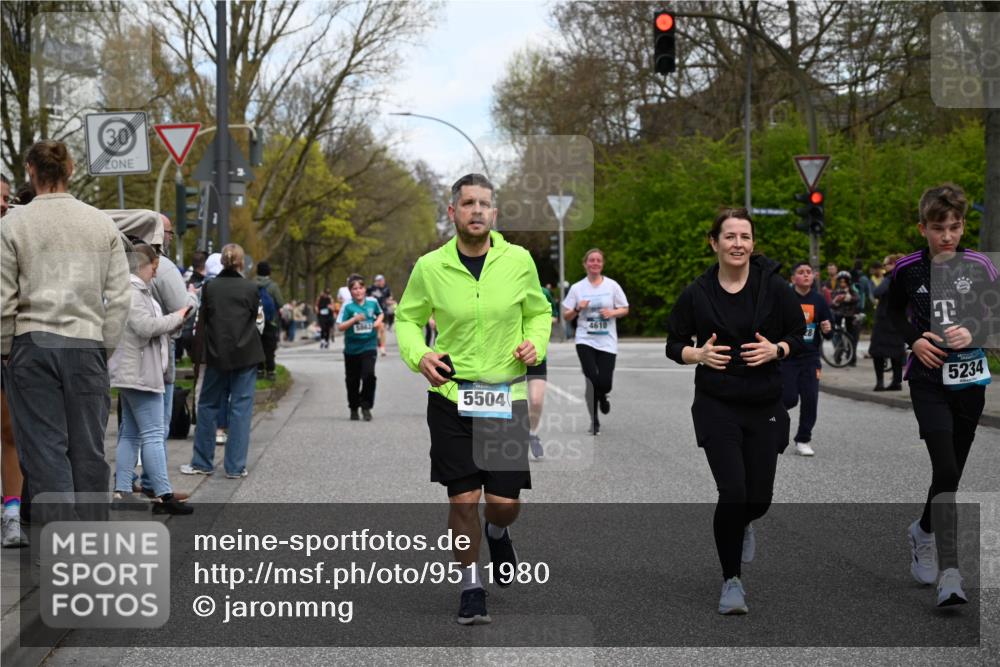 12.04.2026 - 45. Internationalen Wilhelmsburger Insellauf J. Mangold http://msf.ph/oto/9511980 12.04.2026 13:04:44 Ziel 4048, 5423, 5066, 5458, 5728, 5724, 2798, 5088, 5864, 3964, 2891, 4314, 5096, 5808, 5477, 3068, 5144, 5002, 5427, 4610, 5128, 5098, 5235, 5234, 5504, 2139, 3001, 2443, 5862, 5110, 4892, 5752, 5752, 3817, 5580, 2433, 5102, 5295, 3025, 3030 meine-sportfotos.de
