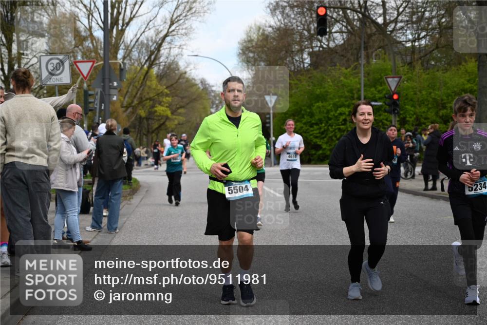 12.04.2026 - 45. Internationalen Wilhelmsburger Insellauf J. Mangold http://msf.ph/oto/9511981 12.04.2026 13:04:44 Ziel 4048, 5423, 5066, 5458, 5728, 5724, 2798, 5088, 5864, 3964, 2891, 4314, 5096, 5808, 5477, 3068, 5144, 5002, 5427, 4610, 5128, 5098, 5235, 5234, 5504, 2139, 3001, 2443, 5862, 5110, 4892, 5752, 5752, 3817, 5580, 2433, 5102, 5295, 3025, 3030 meine-sportfotos.de