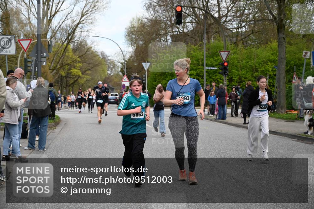 12.04.2026 - 45. Internationalen Wilhelmsburger Insellauf J. Mangold http://msf.ph/oto/9512003 12.04.2026 13:04:48 Ziel 5724, 2798, 5088, 5864, 3964, 2891, 4314, 5096, 5808, 5477, 3068, 5144, 5002, 5427, 4610, 5128, 5098, 5235, 5234, 5504, 2139, 3001, 2443, 5862, 5110, 4892, 5752, 3817, 5580, 2433, 5102, 5295, 3025, 3030, 5476, 4105, 3934 meine-sportfotos.de