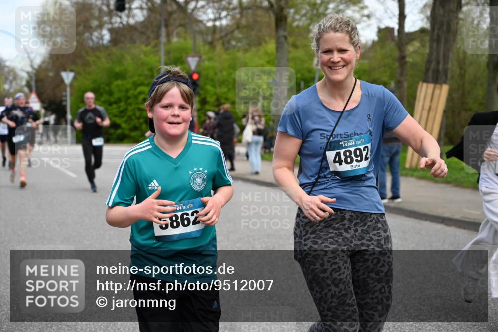 12.04.2026 - 45. Internationalen Wilhelmsburger Insellauf J. Mangold http://msf.ph/oto/9512007 12.04.2026 13:04:50 Ziel 5088, 5864, 3964, 2891, 4314, 5096, 5808, 5477, 3068, 5144, 5002, 5427, 4610, 5128, 5098, 5235, 5234, 5504, 2139, 5504, 2139, 3001, 2443, 5862, 5110, 4892, 5752, 3817, 5580, 2433, 5102, 5295, 3025, 3030, 5476, 4105, 3934 meine-sportfotos.de