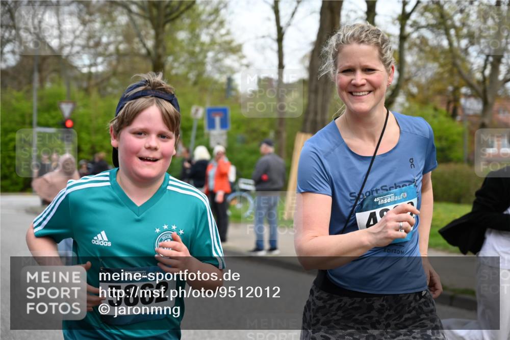 12.04.2026 - 45. Internationalen Wilhelmsburger Insellauf J. Mangold http://msf.ph/oto/9512012 12.04.2026 13:04:51 Ziel 5088, 5864, 3964, 2891, 4314, 5096, 5808, 5477, 3068, 5144, 5002, 5427, 4610, 5128, 5098, 5235, 5234, 5504, 2139, 3001, 2443, 3001, 2443, 5862, 5110, 4892, 5752, 3817, 5580, 5580, 2433, 5102, 5295, 3025, 3030, 5476, 4105, 3934, 5597, 5249 meine-sportfotos.de