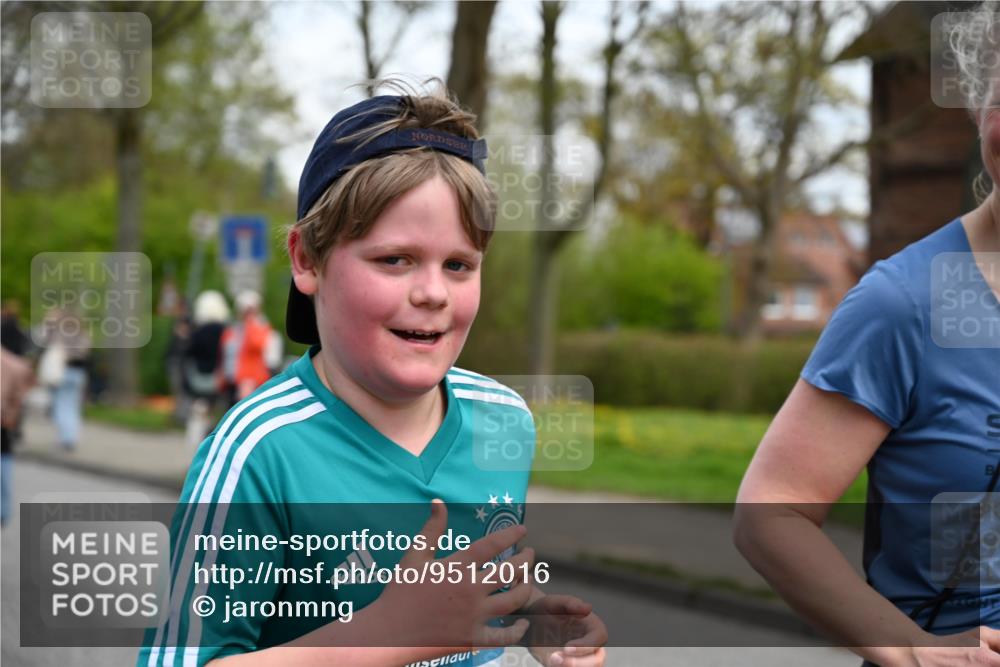 12.04.2026 - 45. Internationalen Wilhelmsburger Insellauf J. Mangold http://msf.ph/oto/9512016 12.04.2026 13:04:51 Ziel 5088, 5864, 3964, 2891, 4314, 5096, 5808, 5477, 3068, 5144, 5002, 5427, 4610, 5128, 5098, 5235, 5234, 5504, 2139, 3001, 2443, 3001, 2443, 5862, 5110, 4892, 5752, 3817, 5580, 5580, 2433, 5102, 5295, 3025, 3030, 5476, 4105, 3934, 5597, 5249 meine-sportfotos.de