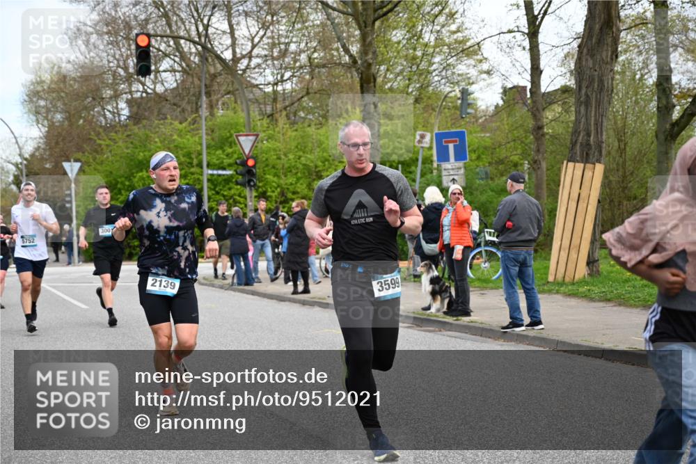 12.04.2026 - 45. Internationalen Wilhelmsburger Insellauf J. Mangold http://msf.ph/oto/9512021 12.04.2026 13:04:53 Ziel 5088, 5864, 3964, 2891, 4314, 5096, 5808, 5477, 3068, 5144, 5002, 5427, 4610, 5128, 5098, 5235, 5234, 5504, 2139, 3001, 2443, 5862, 5110, 4892, 5862, 5110, 4892, 5752, 3817, 5580, 2433, 5102, 5102, 5295, 3025, 3030, 5476, 4105, 3934, 5597, 5249, 5263, 5414 meine-sportfotos.de