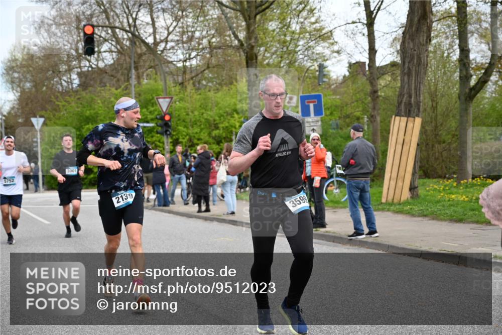 12.04.2026 - 45. Internationalen Wilhelmsburger Insellauf J. Mangold http://msf.ph/oto/9512023 12.04.2026 13:04:53 Ziel 5088, 5864, 3964, 2891, 4314, 5096, 5808, 5477, 3068, 5144, 5002, 5427, 4610, 5128, 5098, 5235, 5234, 5504, 2139, 3001, 2443, 5862, 5110, 4892, 5862, 5110, 4892, 5752, 3817, 5580, 2433, 5102, 5102, 5295, 3025, 3030, 5476, 4105, 3934, 5597, 5249, 5263, 5414 meine-sportfotos.de