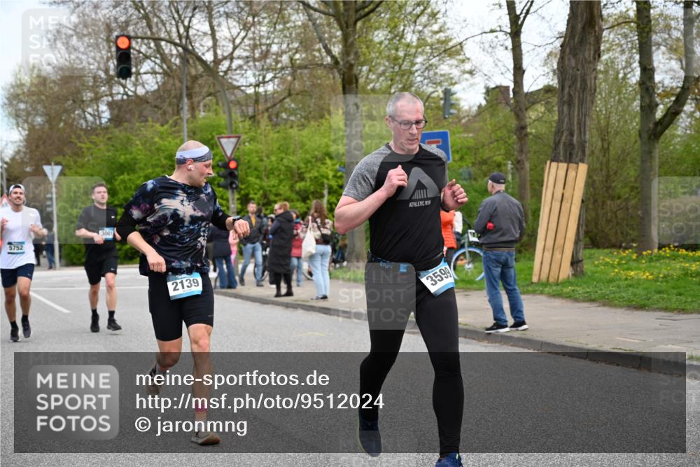 12.04.2026 - 45. Internationalen Wilhelmsburger Insellauf J. Mangold http://msf.ph/oto/9512024 12.04.2026 13:04:53 Ziel 5088, 5864, 3964, 2891, 4314, 5096, 5808, 5477, 3068, 5144, 5002, 5427, 4610, 5128, 5098, 5235, 5234, 5504, 2139, 3001, 2443, 5862, 5110, 4892, 5862, 5110, 4892, 5752, 3817, 5580, 2433, 5102, 5102, 5295, 3025, 3030, 5476, 4105, 3934, 5597, 5249, 5263, 5414 meine-sportfotos.de