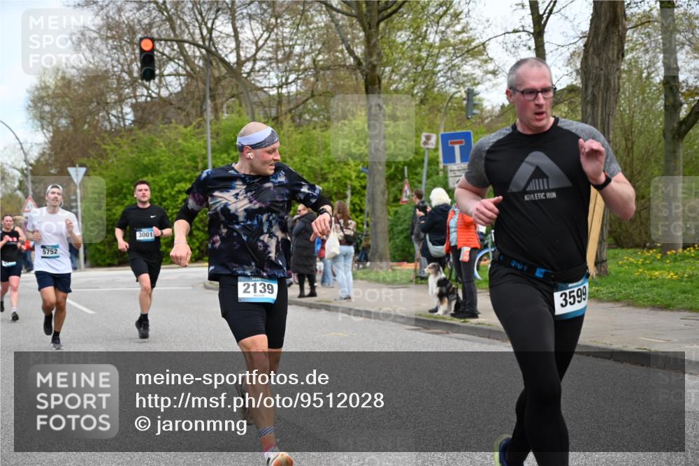 12.04.2026 - 45. Internationalen Wilhelmsburger Insellauf J. Mangold http://msf.ph/oto/9512028 12.04.2026 13:04:53 Ziel 5088, 5864, 3964, 2891, 4314, 5096, 5808, 5477, 3068, 5144, 5002, 5427, 4610, 5128, 5098, 5235, 5234, 5504, 2139, 3001, 2443, 5862, 5110, 4892, 5862, 5110, 4892, 5752, 3817, 5580, 2433, 5102, 5102, 5295, 3025, 3030, 5476, 4105, 3934, 5597, 5249, 5263, 5414 meine-sportfotos.de