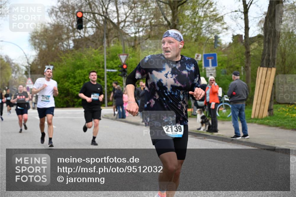 12.04.2026 - 45. Internationalen Wilhelmsburger Insellauf J. Mangold http://msf.ph/oto/9512032 12.04.2026 13:04:54 Ziel 5864, 3964, 2891, 4314, 5096, 5808, 5477, 3068, 5144, 5002, 5427, 4610, 5128, 5098, 5235, 5234, 5504, 2139, 3001, 2443, 5862, 5110, 4892, 5752, 3817, 5580, 2433, 5102, 5295, 5295, 3025, 3030, 5476, 4105, 3934, 5597, 5249, 5263, 5414 meine-sportfotos.de