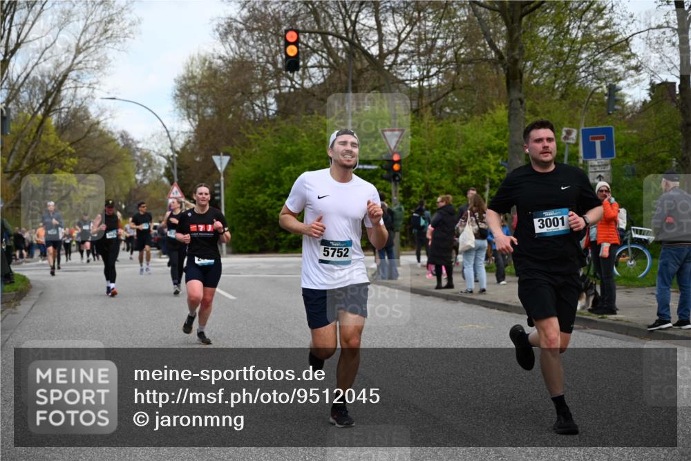 12.04.2026 - 45. Internationalen Wilhelmsburger Insellauf J. Mangold http://msf.ph/oto/9512045 12.04.2026 13:04:56 Ziel 5864, 3964, 2891, 4314, 5096, 5808, 5477, 3068, 5144, 5002, 5427, 4610, 5128, 5098, 5235, 5234, 5504, 2139, 3001, 2443, 5862, 5110, 4892, 5752, 5752, 3817, 5580, 2433, 5102, 5295, 3025, 3030, 3025, 3030, 5476, 4105, 3934, 5597, 5249, 5263, 5414, 4126 meine-sportfotos.de