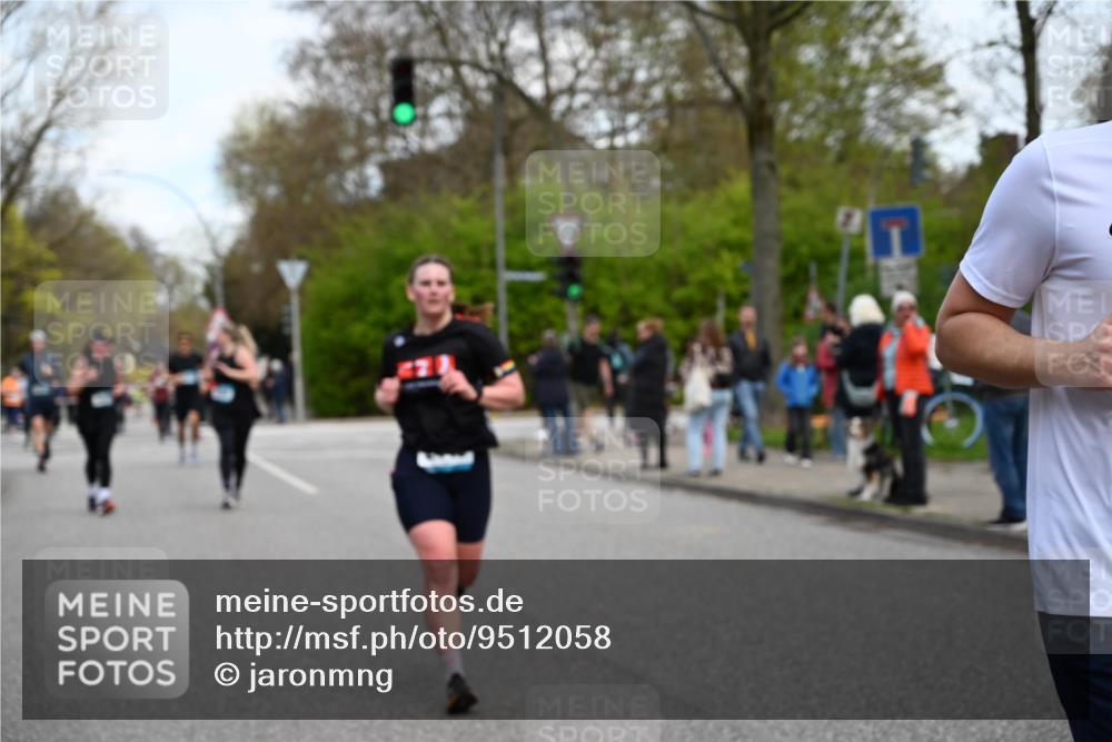 12.04.2026 - 45. Internationalen Wilhelmsburger Insellauf J. Mangold http://msf.ph/oto/9512058 12.04.2026 13:04:57 Ziel 5864, 3964, 2891, 4314, 5096, 5808, 5477, 3068, 5144, 5002, 5427, 4610, 5128, 5098, 5235, 5234, 5504, 2139, 3001, 2443, 5862, 5110, 4892, 5752, 3817, 5580, 2433, 5102, 5295, 3025, 3030, 5476, 4105, 3934, 5597, 5249, 5263, 5414, 4126, 3782, 3164 meine-sportfotos.de