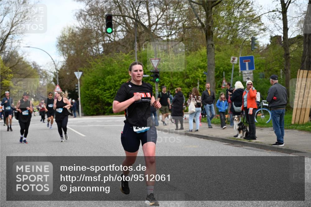 12.04.2026 - 45. Internationalen Wilhelmsburger Insellauf J. Mangold http://msf.ph/oto/9512061 12.04.2026 13:04:57 Ziel 5864, 3964, 2891, 4314, 5096, 5808, 5477, 3068, 5144, 5002, 5427, 4610, 5128, 5098, 5235, 5234, 5504, 2139, 3001, 2443, 5862, 5110, 4892, 5752, 3817, 5580, 2433, 5102, 5295, 3025, 3030, 5476, 4105, 3934, 5597, 5249, 5263, 5414, 4126, 3782, 3164 meine-sportfotos.de