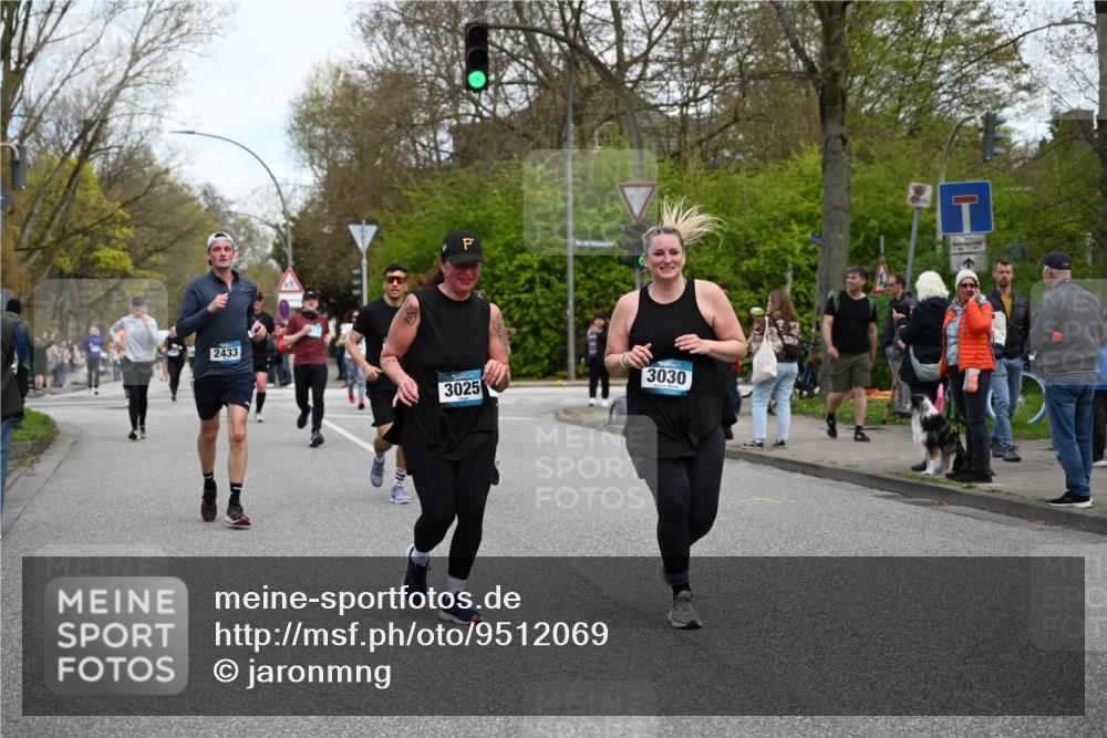 12.04.2026 - 45. Internationalen Wilhelmsburger Insellauf J. Mangold http://msf.ph/oto/9512069 12.04.2026 13:05:02 Ziel 3068, 5144, 5002, 5427, 4610, 5128, 5098, 5235, 5234, 5504, 2139, 3001, 2443, 5862, 5110, 4892, 5752, 3817, 5580, 2433, 5102, 5295, 3025, 3030, 5476, 4105, 3934, 5597, 5249, 5263, 5414, 4126, 3782, 3164, 4452, 4775, 5486, 4619 meine-sportfotos.de