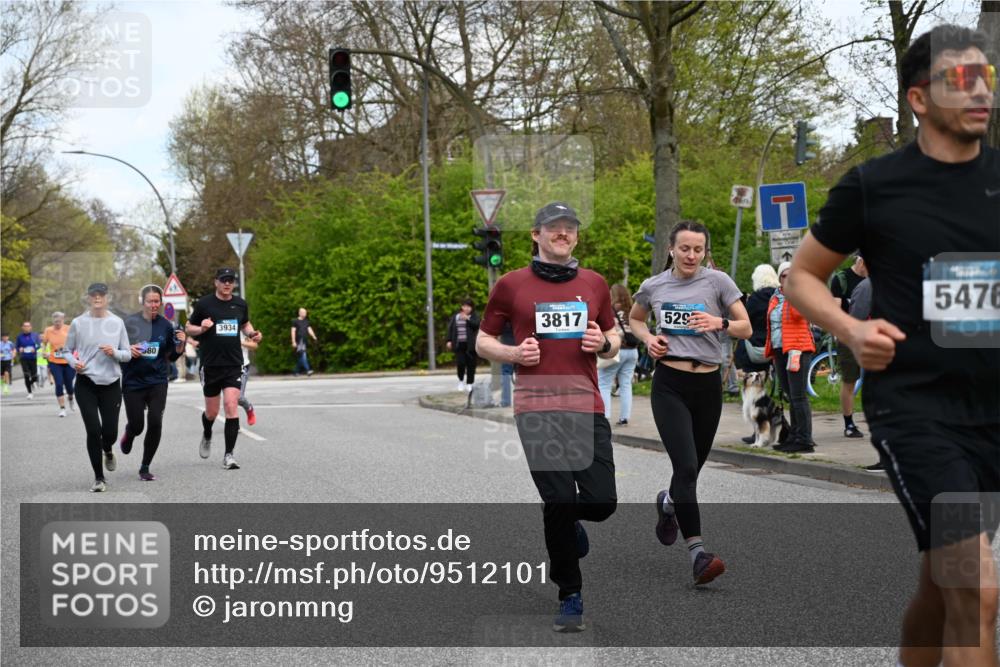 12.04.2026 - 45. Internationalen Wilhelmsburger Insellauf J. Mangold http://msf.ph/oto/9512101 12.04.2026 13:05:06 Ziel 5002, 5427, 4610, 5128, 5098, 5235, 5234, 5504, 2139, 3001, 2443, 5862, 5110, 4892, 5752, 3817, 5580, 2433, 5102, 5295, 5295, 3025, 3030, 5476, 4105, 3934, 5597, 5249, 5263, 5414, 4126, 3782, 3164, 4452, 4775, 5486, 4619, 3316, 4219 meine-sportfotos.de