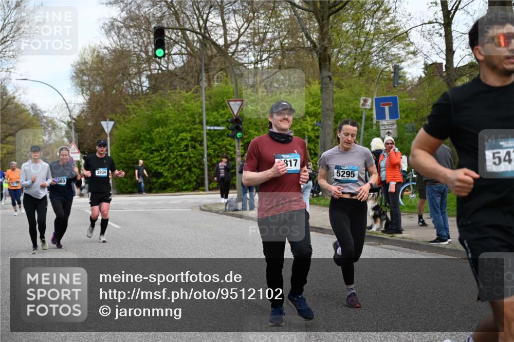 12.04.2026 - 45. Internationalen Wilhelmsburger Insellauf J. Mangold http://msf.ph/oto/9512102 12.04.2026 13:05:06 Ziel 5002, 5427, 4610, 5128, 5098, 5235, 5234, 5504, 2139, 3001, 2443, 5862, 5110, 4892, 5752, 3817, 5580, 2433, 5102, 5295, 5295, 3025, 3030, 5476, 4105, 3934, 5597, 5249, 5263, 5414, 4126, 3782, 3164, 4452, 4775, 5486, 4619, 3316, 4219 meine-sportfotos.de