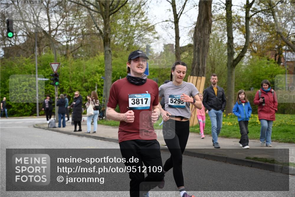 12.04.2026 - 45. Internationalen Wilhelmsburger Insellauf J. Mangold http://msf.ph/oto/9512109 12.04.2026 13:05:07 Ziel 5002, 5427, 4610, 5128, 5098, 5235, 5234, 5504, 2139, 3001, 2443, 5862, 5110, 4892, 5752, 3817, 5580, 2433, 5102, 5295, 3025, 3030, 5476, 4105, 3934, 5597, 5249, 5263, 5414, 4126, 3782, 3164, 4452, 4775, 5486, 4619, 3316, 4219 meine-sportfotos.de