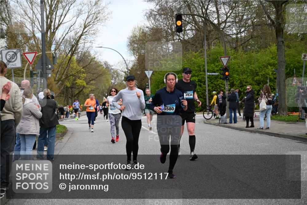 12.04.2026 - 45. Internationalen Wilhelmsburger Insellauf J. Mangold http://msf.ph/oto/9512117 12.04.2026 13:05:08 Ziel 5427, 4610, 5128, 5098, 5235, 5234, 5504, 2139, 3001, 2443, 5862, 5110, 4892, 5752, 3817, 5580, 2433, 5102, 5295, 3025, 3030, 3025, 3030, 5476, 4105, 3934, 5597, 5249, 5263, 5414, 4126, 4126, 3782, 3164, 4452, 4775, 5486, 4619, 3316, 4219, 5848 meine-sportfotos.de