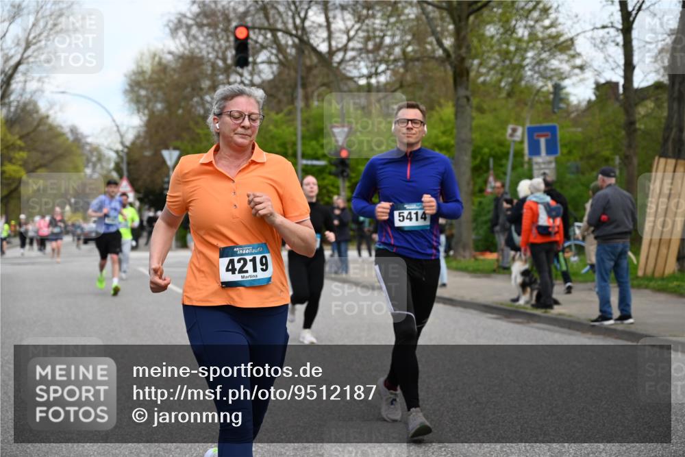 12.04.2026 - 45. Internationalen Wilhelmsburger Insellauf J. Mangold http://msf.ph/oto/9512187 12.04.2026 13:05:18 Ziel 5862, 5110, 4892, 5752, 3817, 5580, 2433, 5102, 5295, 3025, 3030, 5476, 4105, 3934, 5597, 5249, 5263, 5414, 4126, 3782, 3164, 4452, 4775, 5486, 4619, 3316, 4219, 4219, 5848, 2922 meine-sportfotos.de