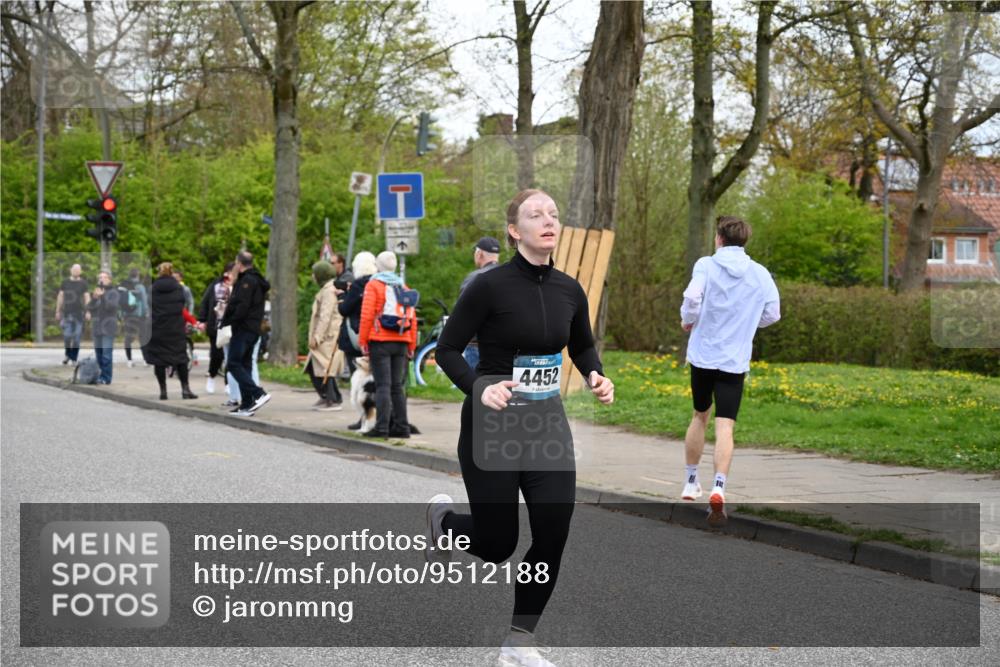12.04.2026 - 45. Internationalen Wilhelmsburger Insellauf J. Mangold http://msf.ph/oto/9512188 12.04.2026 13:05:20 Ziel 5752, 3817, 5580, 2433, 5102, 5295, 3025, 3030, 5476, 4105, 3934, 5597, 5249, 5263, 5414, 4126, 4126, 3782, 3164, 4452, 4775, 5486, 4619, 3316, 4219, 5848, 5848, 2922, 3032 meine-sportfotos.de