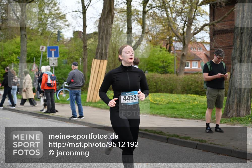 12.04.2026 - 45. Internationalen Wilhelmsburger Insellauf J. Mangold http://msf.ph/oto/9512192 12.04.2026 13:05:20 Ziel 5752, 3817, 5580, 2433, 5102, 5295, 3025, 3030, 5476, 4105, 3934, 5597, 5249, 5263, 5414, 4126, 4126, 3782, 3164, 4452, 4775, 5486, 4619, 3316, 4219, 5848, 5848, 2922, 3032 meine-sportfotos.de