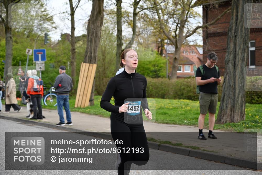 12.04.2026 - 45. Internationalen Wilhelmsburger Insellauf J. Mangold http://msf.ph/oto/9512193 12.04.2026 13:05:20 Ziel 5752, 3817, 5580, 2433, 5102, 5295, 3025, 3030, 5476, 4105, 3934, 5597, 5249, 5263, 5414, 4126, 4126, 3782, 3164, 4452, 4775, 5486, 4619, 3316, 4219, 5848, 5848, 2922, 3032 meine-sportfotos.de