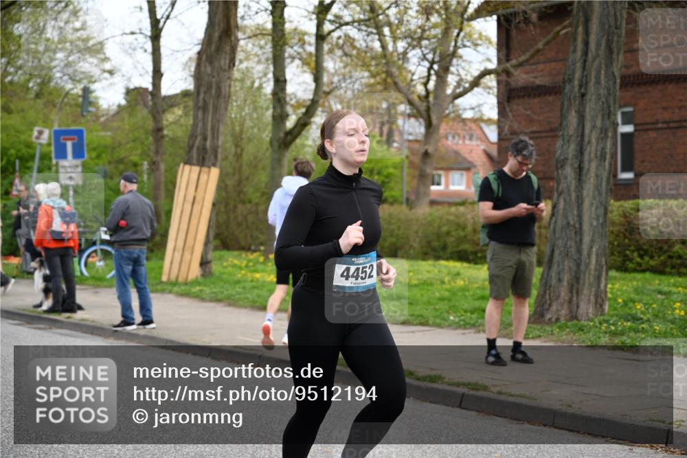 12.04.2026 - 45. Internationalen Wilhelmsburger Insellauf J. Mangold http://msf.ph/oto/9512194 12.04.2026 13:05:20 Ziel 5752, 3817, 5580, 2433, 5102, 5295, 3025, 3030, 5476, 4105, 3934, 5597, 5249, 5263, 5414, 4126, 4126, 3782, 3164, 4452, 4775, 5486, 4619, 3316, 4219, 5848, 5848, 2922, 3032 meine-sportfotos.de