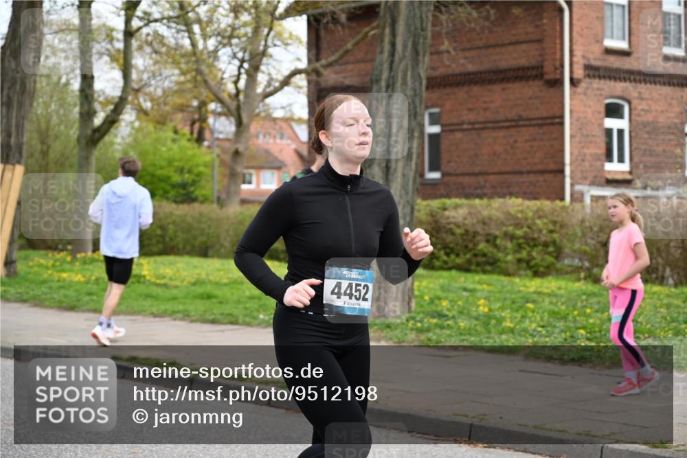 12.04.2026 - 45. Internationalen Wilhelmsburger Insellauf J. Mangold http://msf.ph/oto/9512198 12.04.2026 13:05:20 Ziel 5752, 3817, 5580, 2433, 5102, 5295, 3025, 3030, 5476, 4105, 3934, 5597, 5249, 5263, 5414, 4126, 4126, 3782, 3164, 4452, 4775, 5486, 4619, 3316, 4219, 5848, 5848, 2922, 3032 meine-sportfotos.de