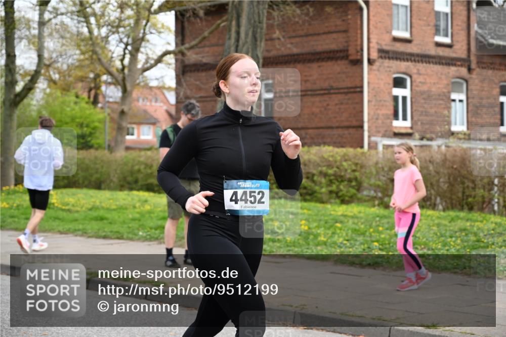 12.04.2026 - 45. Internationalen Wilhelmsburger Insellauf J. Mangold http://msf.ph/oto/9512199 12.04.2026 13:05:21 Ziel 5752, 3817, 5580, 2433, 5102, 5295, 3025, 3030, 5476, 4105, 3934, 5597, 5249, 5263, 5414, 4126, 3782, 3164, 3782, 3164, 4452, 4775, 5486, 4619, 3316, 4219, 5848, 2922, 3032 meine-sportfotos.de