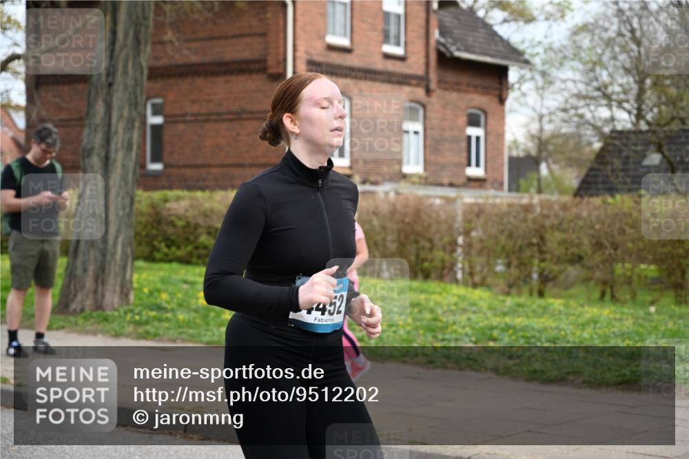 12.04.2026 - 45. Internationalen Wilhelmsburger Insellauf J. Mangold http://msf.ph/oto/9512202 12.04.2026 13:05:21 Ziel 5752, 3817, 5580, 2433, 5102, 5295, 3025, 3030, 5476, 4105, 3934, 5597, 5249, 5263, 5414, 4126, 3782, 3164, 3782, 3164, 4452, 4775, 5486, 4619, 3316, 4219, 5848, 2922, 3032 meine-sportfotos.de