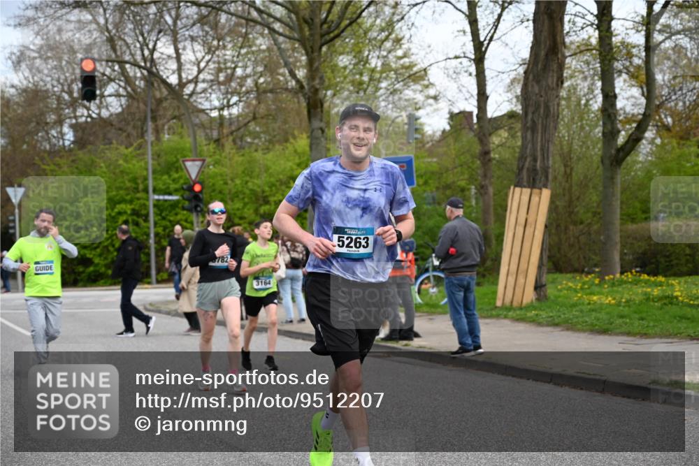 12.04.2026 - 45. Internationalen Wilhelmsburger Insellauf J. Mangold http://msf.ph/oto/9512207 12.04.2026 13:05:22 Ziel 3817, 5580, 2433, 5102, 5295, 3025, 3030, 5476, 4105, 3934, 5597, 5249, 5263, 5414, 4126, 3782, 3164, 4452, 4452, 4775, 5486, 4619, 3316, 4219, 5848, 2922, 3032, 4391 meine-sportfotos.de