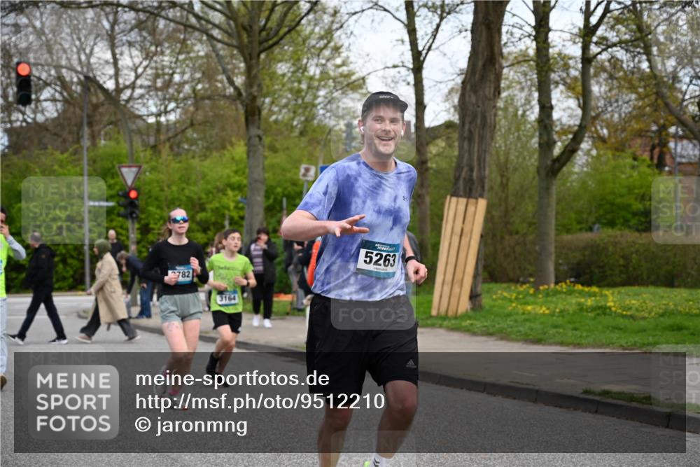 12.04.2026 - 45. Internationalen Wilhelmsburger Insellauf J. Mangold http://msf.ph/oto/9512210 12.04.2026 13:05:22 Ziel 3817, 5580, 2433, 5102, 5295, 3025, 3030, 5476, 4105, 3934, 5597, 5249, 5263, 5414, 4126, 3782, 3164, 4452, 4452, 4775, 5486, 4619, 3316, 4219, 5848, 2922, 3032, 4391 meine-sportfotos.de