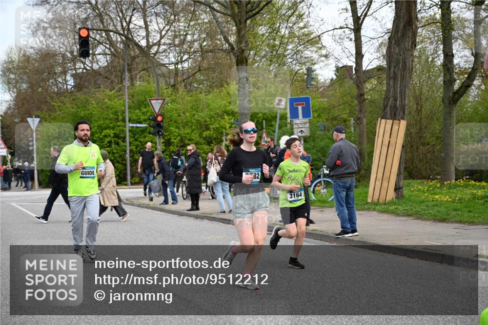 12.04.2026 - 45. Internationalen Wilhelmsburger Insellauf J. Mangold http://msf.ph/oto/9512212 12.04.2026 13:05:23 Ziel 3817, 5580, 2433, 5102, 5295, 3025, 3030, 5476, 4105, 3934, 5597, 5249, 5263, 5414, 4126, 3782, 3164, 4452, 4775, 4775, 5486, 4619, 3316, 4219, 5848, 2922, 3032, 4391, 5323, 4432 meine-sportfotos.de