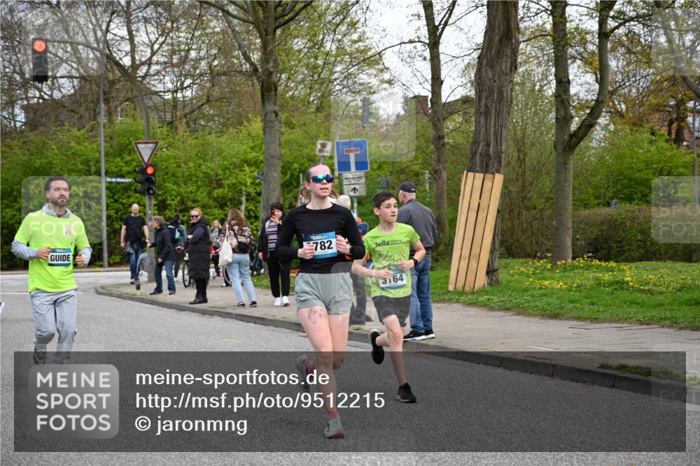 12.04.2026 - 45. Internationalen Wilhelmsburger Insellauf J. Mangold http://msf.ph/oto/9512215 12.04.2026 13:05:23 Ziel 3817, 5580, 2433, 5102, 5295, 3025, 3030, 5476, 4105, 3934, 5597, 5249, 5263, 5414, 4126, 3782, 3164, 4452, 4775, 4775, 5486, 4619, 3316, 4219, 5848, 2922, 3032, 4391, 5323, 4432 meine-sportfotos.de