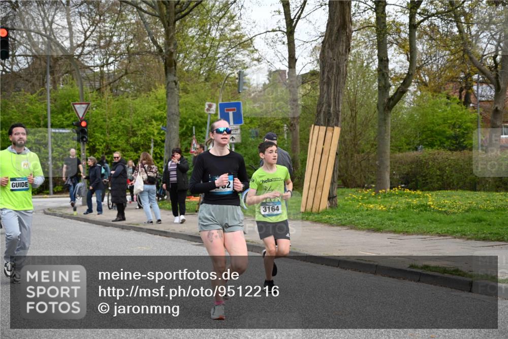12.04.2026 - 45. Internationalen Wilhelmsburger Insellauf J. Mangold http://msf.ph/oto/9512216 12.04.2026 13:05:23 Ziel 3817, 5580, 2433, 5102, 5295, 3025, 3030, 5476, 4105, 3934, 5597, 5249, 5263, 5414, 4126, 3782, 3164, 4452, 4775, 4775, 5486, 4619, 3316, 4219, 5848, 2922, 3032, 4391, 5323, 4432 meine-sportfotos.de