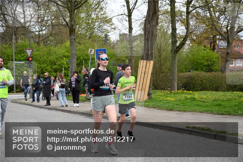 12.04.2026 - 45. Internationalen Wilhelmsburger Insellauf J. Mangold http://msf.ph/oto/9512217 12.04.2026 13:05:23 Ziel 3817, 5580, 2433, 5102, 5295, 3025, 3030, 5476, 4105, 3934, 5597, 5249, 5263, 5414, 4126, 3782, 3164, 4452, 4775, 4775, 5486, 4619, 3316, 4219, 5848, 2922, 3032, 4391, 5323, 4432 meine-sportfotos.de