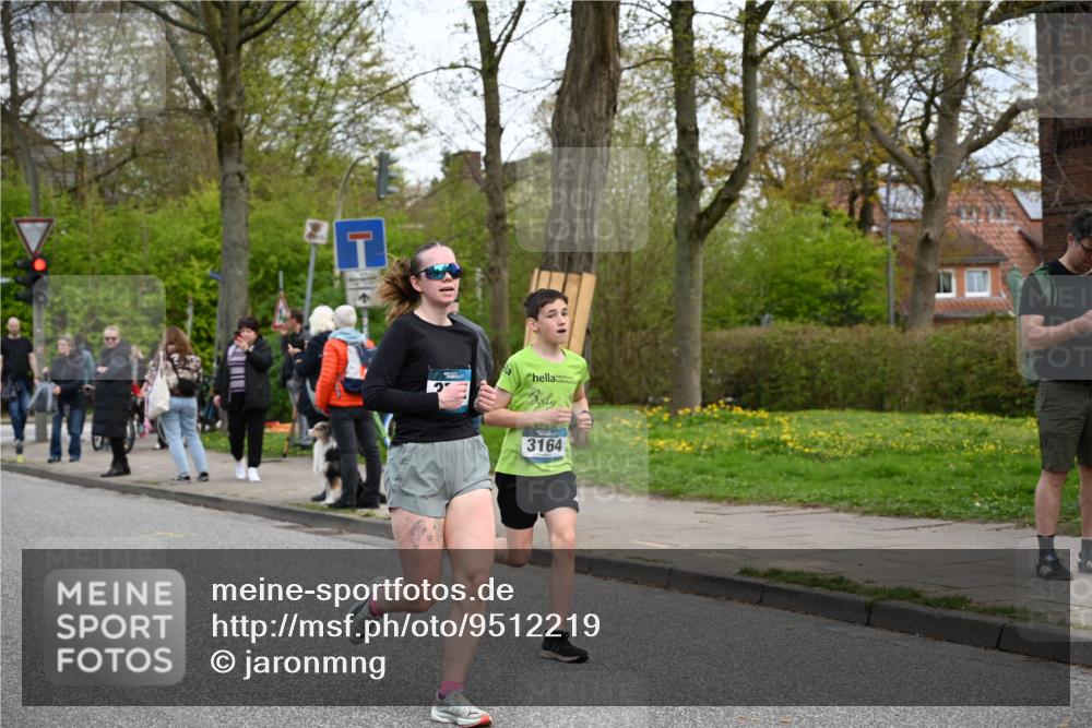 12.04.2026 - 45. Internationalen Wilhelmsburger Insellauf J. Mangold http://msf.ph/oto/9512219 12.04.2026 13:05:24 Ziel 3817, 5580, 2433, 5102, 5295, 3025, 3030, 5476, 4105, 3934, 5597, 5249, 5263, 5414, 4126, 3782, 3164, 4452, 4775, 5486, 4619, 3316, 4219, 5848, 2922, 3032, 4391, 5323, 4432 meine-sportfotos.de