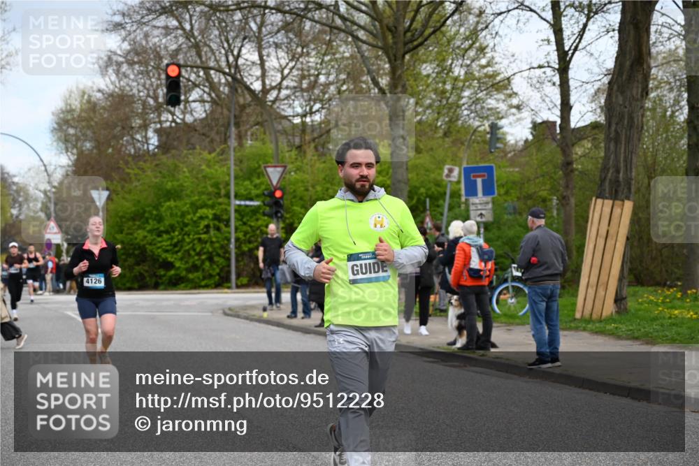 12.04.2026 - 45. Internationalen Wilhelmsburger Insellauf J. Mangold http://msf.ph/oto/9512228 12.04.2026 13:05:25 Ziel 3817, 5580, 2433, 5102, 5295, 3025, 3030, 5476, 4105, 3934, 5597, 5249, 5263, 5414, 4126, 3782, 3164, 4452, 4775, 5486, 4619, 3316, 4219, 5848, 2922, 3032, 4391, 5323, 4432, 4236 meine-sportfotos.de