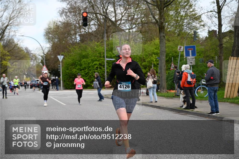 12.04.2026 - 45. Internationalen Wilhelmsburger Insellauf J. Mangold http://msf.ph/oto/9512238 12.04.2026 13:05:27 Ziel 5580, 2433, 5102, 5295, 3025, 3030, 5476, 4105, 3934, 5597, 5249, 5263, 5414, 4126, 3782, 3164, 4452, 4775, 5486, 4619, 3316, 4219, 5848, 2922, 3032, 4391, 5323, 4432, 4236, 5677 meine-sportfotos.de