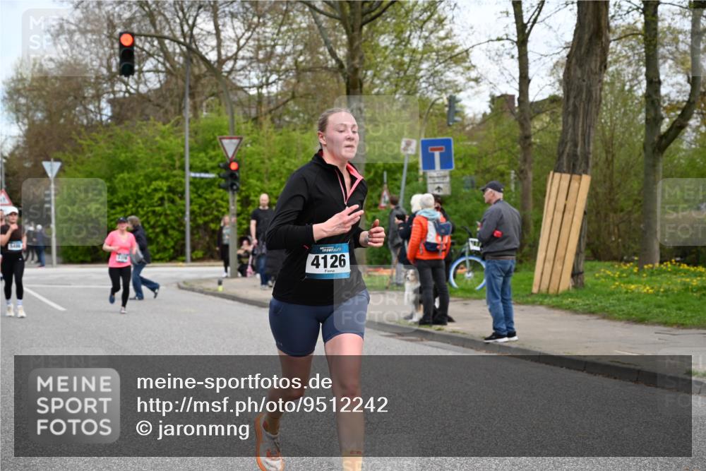 12.04.2026 - 45. Internationalen Wilhelmsburger Insellauf J. Mangold http://msf.ph/oto/9512242 12.04.2026 13:05:27 Ziel 5580, 2433, 5102, 5295, 3025, 3030, 5476, 4105, 3934, 5597, 5249, 5263, 5414, 4126, 3782, 3164, 4452, 4775, 5486, 4619, 3316, 4219, 5848, 2922, 3032, 4391, 5323, 4432, 4236, 5677 meine-sportfotos.de
