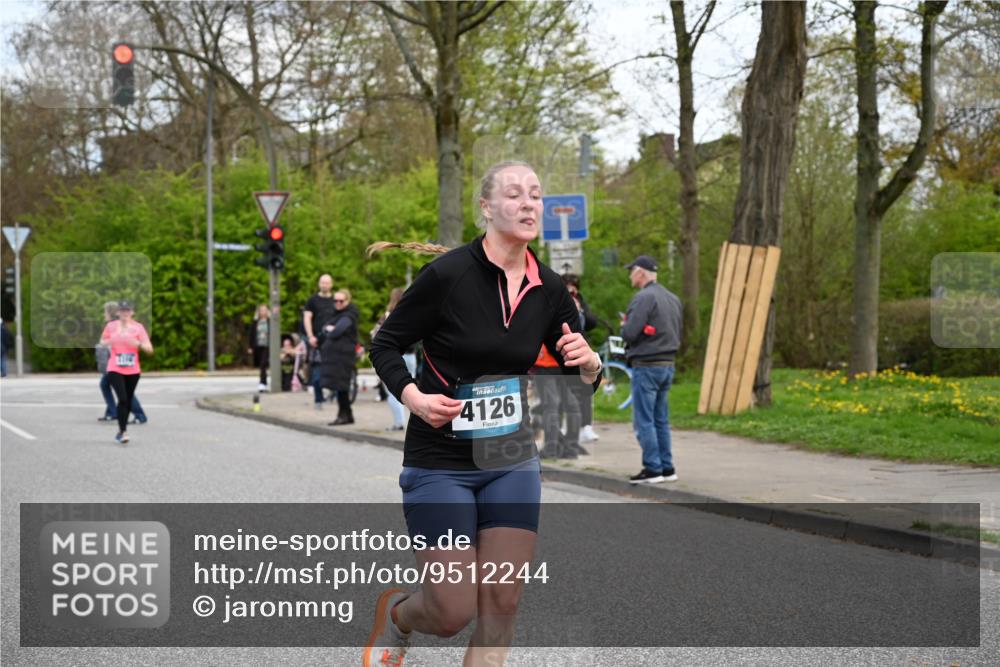 12.04.2026 - 45. Internationalen Wilhelmsburger Insellauf J. Mangold http://msf.ph/oto/9512244 12.04.2026 13:05:27 Ziel 5580, 2433, 5102, 5295, 3025, 3030, 5476, 4105, 3934, 5597, 5249, 5263, 5414, 4126, 3782, 3164, 4452, 4775, 5486, 4619, 3316, 4219, 5848, 2922, 3032, 4391, 5323, 4432, 4236, 5677 meine-sportfotos.de