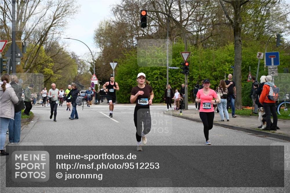 12.04.2026 - 45. Internationalen Wilhelmsburger Insellauf J. Mangold http://msf.ph/oto/9512253 12.04.2026 13:05:30 Ziel 5102, 5295, 3025, 3030, 5476, 4105, 3934, 5597, 5249, 5263, 5414, 4126, 3782, 3164, 4452, 4775, 5486, 4619, 3316, 4219, 4219, 5848, 2922, 3032, 4391, 5323, 4432, 4236, 5677, 4507, 4638 meine-sportfotos.de