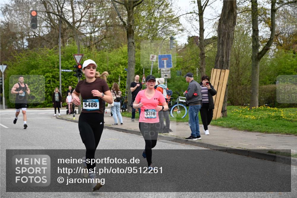 12.04.2026 - 45. Internationalen Wilhelmsburger Insellauf J. Mangold http://msf.ph/oto/9512261 12.04.2026 13:05:31 Ziel 5295, 3025, 3030, 5476, 4105, 3934, 5597, 5249, 5263, 5414, 4126, 3782, 3164, 4452, 4775, 5486, 4619, 3316, 4219, 5848, 2922, 3032, 4391, 5323, 4432, 4236, 5677, 4507, 4638, 4010, 4011, 5719 meine-sportfotos.de
