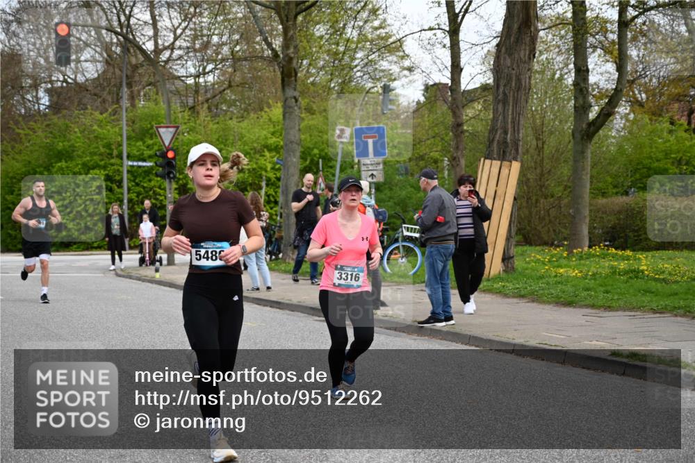 12.04.2026 - 45. Internationalen Wilhelmsburger Insellauf J. Mangold http://msf.ph/oto/9512262 12.04.2026 13:05:31 Ziel 5295, 3025, 3030, 5476, 4105, 3934, 5597, 5249, 5263, 5414, 4126, 3782, 3164, 4452, 4775, 5486, 4619, 3316, 4219, 5848, 2922, 3032, 4391, 5323, 4432, 4236, 5677, 4507, 4638, 4010, 4011, 5719 meine-sportfotos.de