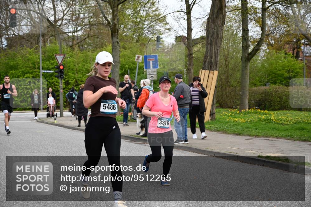 12.04.2026 - 45. Internationalen Wilhelmsburger Insellauf J. Mangold http://msf.ph/oto/9512265 12.04.2026 13:05:31 Ziel 5295, 3025, 3030, 5476, 4105, 3934, 5597, 5249, 5263, 5414, 4126, 3782, 3164, 4452, 4775, 5486, 4619, 3316, 4219, 5848, 2922, 3032, 4391, 5323, 4432, 4236, 5677, 4507, 4638, 4010, 4011, 5719 meine-sportfotos.de