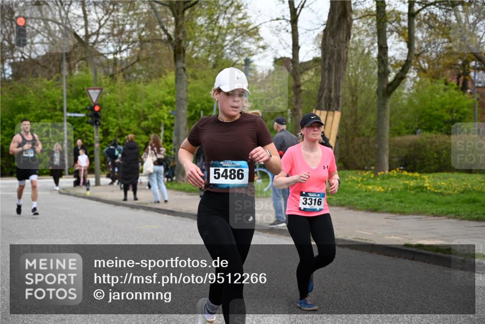 12.04.2026 - 45. Internationalen Wilhelmsburger Insellauf J. Mangold http://msf.ph/oto/9512266 12.04.2026 13:05:32 Ziel 3025, 3030, 5476, 4105, 3934, 5597, 5249, 5263, 5414, 4126, 3782, 3164, 4452, 4775, 5486, 4619, 3316, 4219, 5848, 5848, 2922, 3032, 3032, 4391, 5323, 4432, 4236, 5677, 4507, 4638, 4010, 4011, 5719, 4092 meine-sportfotos.de