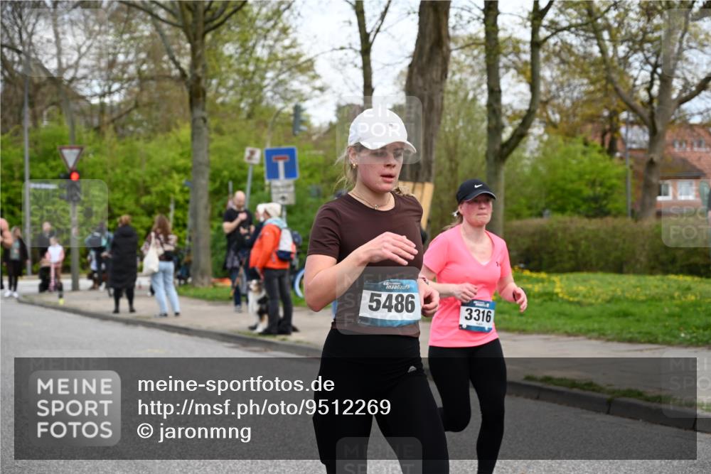12.04.2026 - 45. Internationalen Wilhelmsburger Insellauf J. Mangold http://msf.ph/oto/9512269 12.04.2026 13:05:32 Ziel 3025, 3030, 5476, 4105, 3934, 5597, 5249, 5263, 5414, 4126, 3782, 3164, 4452, 4775, 5486, 4619, 3316, 4219, 5848, 5848, 2922, 3032, 3032, 4391, 5323, 4432, 4236, 5677, 4507, 4638, 4010, 4011, 5719, 4092 meine-sportfotos.de