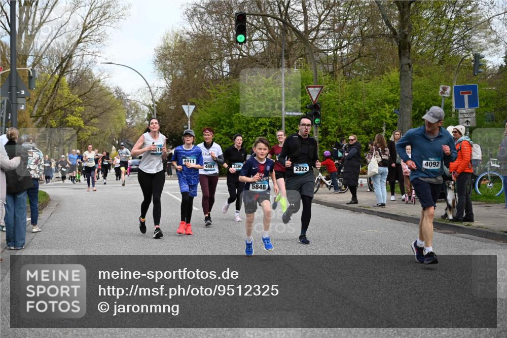 12.04.2026 - 45. Internationalen Wilhelmsburger Insellauf J. Mangold http://msf.ph/oto/9512325 12.04.2026 13:05:44 Ziel 4126, 3782, 3164, 4452, 4775, 5486, 4619, 3316, 4219, 5848, 2922, 3032, 3032, 4391, 5323, 4432, 4236, 5677, 4507, 4638, 4010, 4011, 5719, 4092, 4092, 4819, 5588, 2335, 4897, 2584, 3591, 5859, 4657, 4006, 5218, 4133, 3264, 4091, 3278, 3877, 3943, 3804 meine-sportfotos.de