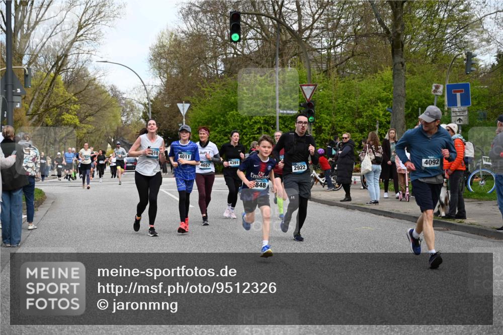 12.04.2026 - 45. Internationalen Wilhelmsburger Insellauf J. Mangold http://msf.ph/oto/9512326 12.04.2026 13:05:45 Ziel 4126, 3782, 3164, 4452, 4775, 5486, 4619, 3316, 4219, 5848, 2922, 3032, 4391, 5323, 4432, 4236, 5677, 4507, 4638, 4010, 4011, 5719, 4092, 4819, 5588, 2335, 4819, 5588, 2335, 4897, 2584, 3591, 5859, 4657, 4006, 5218, 4133, 3264, 4091, 3278, 3877, 3943, 3804 meine-sportfotos.de