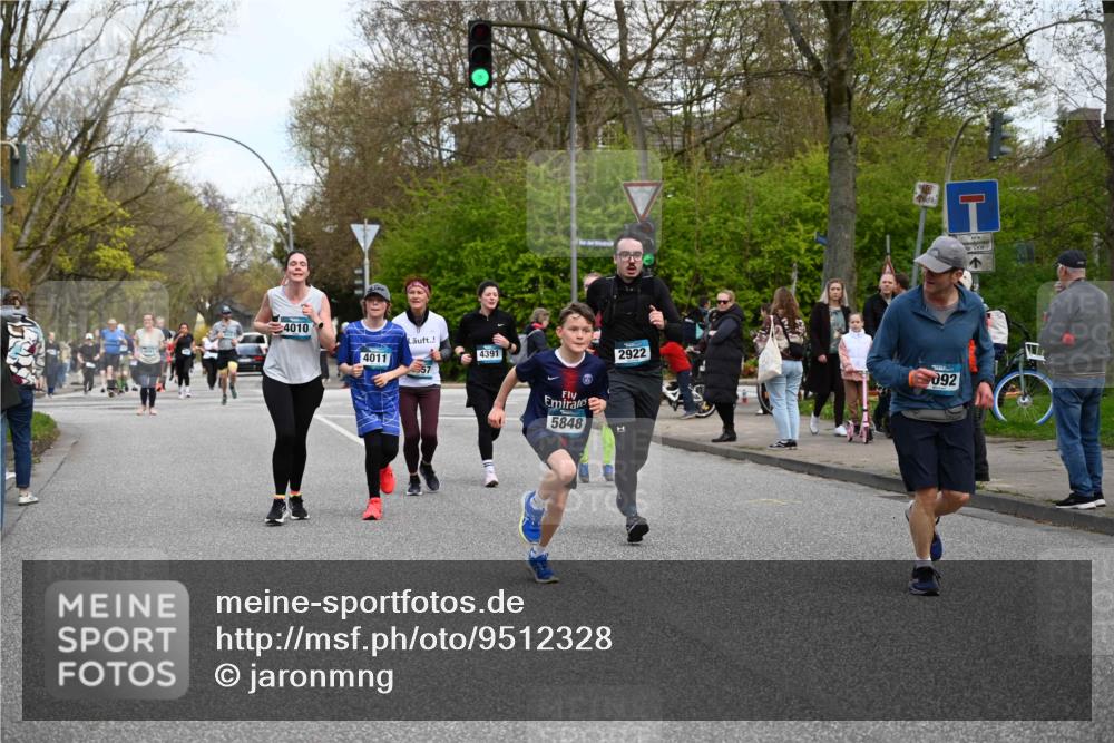 12.04.2026 - 45. Internationalen Wilhelmsburger Insellauf J. Mangold http://msf.ph/oto/9512328 12.04.2026 13:05:45 Ziel 4126, 3782, 3164, 4452, 4775, 5486, 4619, 3316, 4219, 5848, 2922, 3032, 4391, 5323, 4432, 4236, 5677, 4507, 4638, 4010, 4011, 5719, 4092, 4819, 5588, 2335, 4819, 5588, 2335, 4897, 2584, 3591, 5859, 4657, 4006, 5218, 4133, 3264, 4091, 3278, 3877, 3943, 3804 meine-sportfotos.de