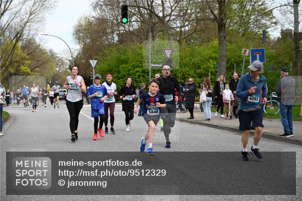 12.04.2026 - 45. Internationalen Wilhelmsburger Insellauf J. Mangold http://msf.ph/oto/9512329 12.04.2026 13:05:45 Ziel 4126, 3782, 3164, 4452, 4775, 5486, 4619, 3316, 4219, 5848, 2922, 3032, 4391, 5323, 4432, 4236, 5677, 4507, 4638, 4010, 4011, 5719, 4092, 4819, 5588, 2335, 4819, 5588, 2335, 4897, 2584, 3591, 5859, 4657, 4006, 5218, 4133, 3264, 4091, 3278, 3877, 3943, 3804 meine-sportfotos.de