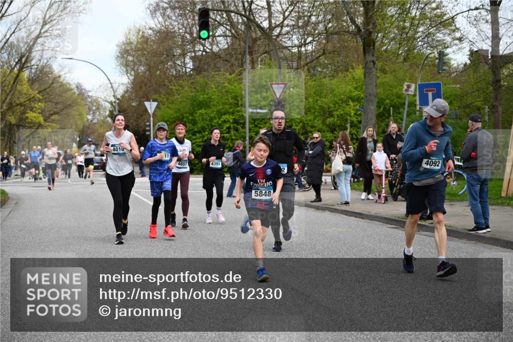 12.04.2026 - 45. Internationalen Wilhelmsburger Insellauf J. Mangold http://msf.ph/oto/9512330 12.04.2026 13:05:45 Ziel 4126, 3782, 3164, 4452, 4775, 5486, 4619, 3316, 4219, 5848, 2922, 3032, 4391, 5323, 4432, 4236, 5677, 4507, 4638, 4010, 4011, 5719, 4092, 4819, 5588, 2335, 4819, 5588, 2335, 4897, 2584, 3591, 5859, 4657, 4006, 5218, 4133, 3264, 4091, 3278, 3877, 3943, 3804 meine-sportfotos.de
